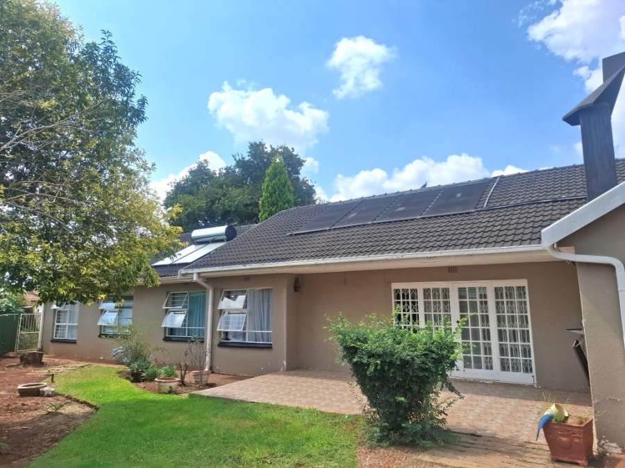 4 Bedroom Property for Sale in Westonaria Gauteng