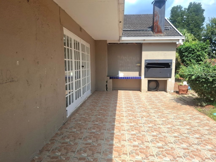 4 Bedroom Property for Sale in Westonaria Gauteng