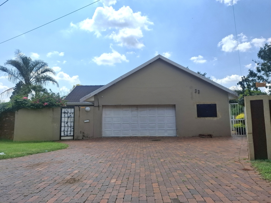 4 Bedroom Property for Sale in Westonaria Gauteng