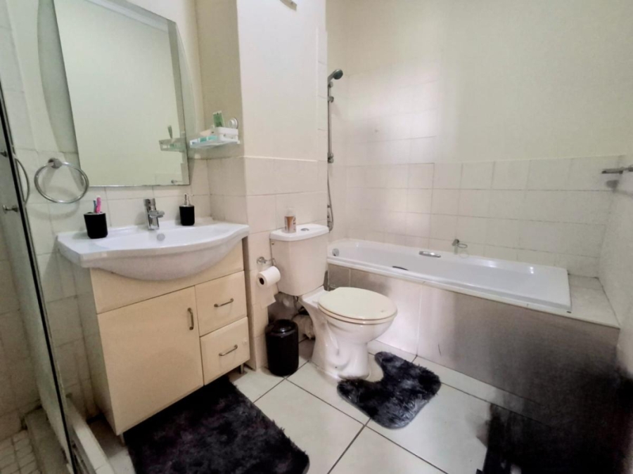 1 Bedroom Property for Sale in Hurlyvale Gauteng