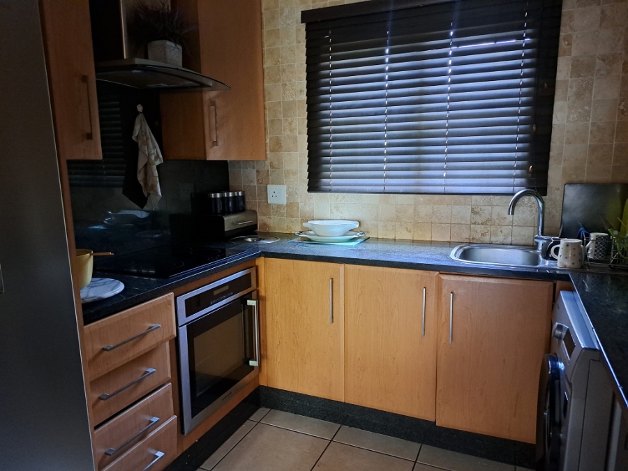 To Let 3 Bedroom Property for Rent in Glenvista Gauteng