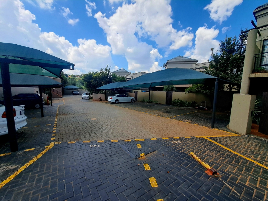 To Let 3 Bedroom Property for Rent in Glenvista Gauteng