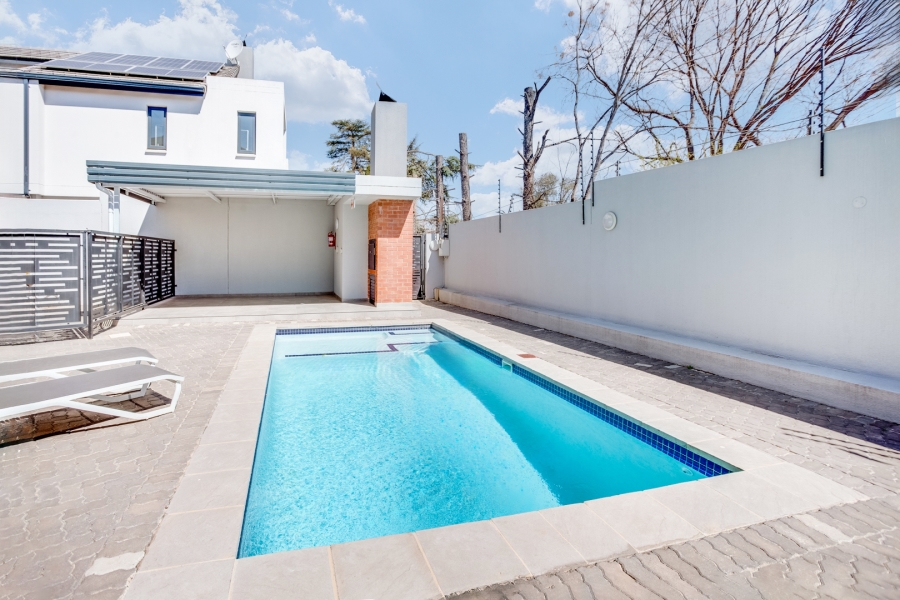 To Let 3 Bedroom Property for Rent in Bryanston Gauteng