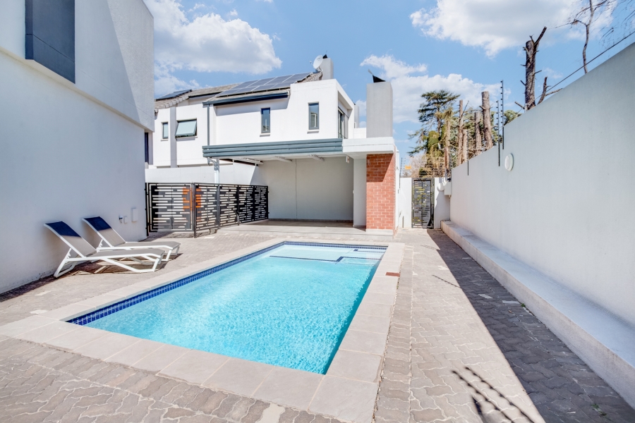 To Let 3 Bedroom Property for Rent in Bryanston Gauteng