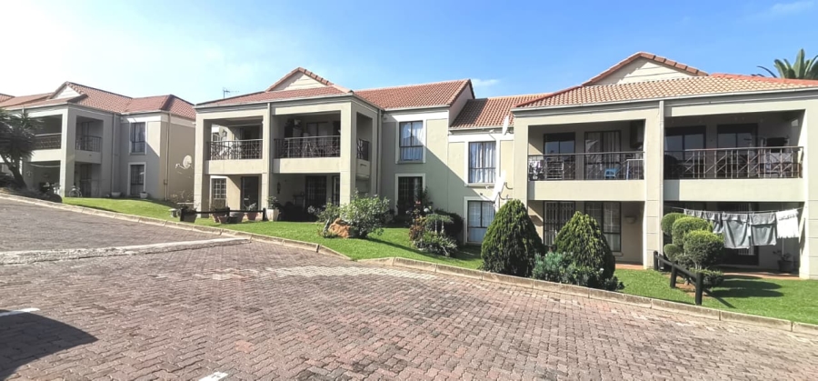 2 Bedroom Property for Sale in Oakdene Gauteng