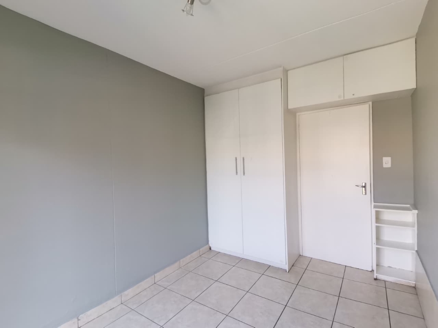 2 Bedroom Property for Sale in Oakdene Gauteng