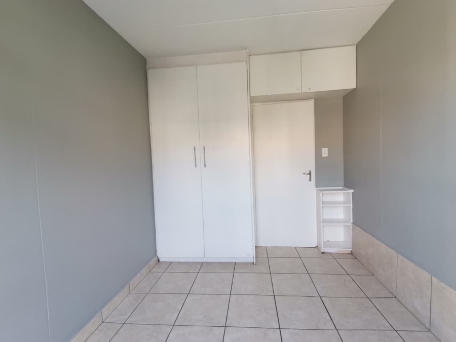 2 Bedroom Property for Sale in Oakdene Gauteng