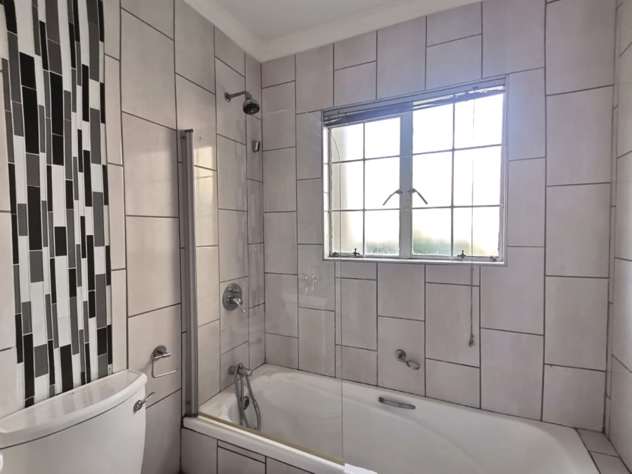 2 Bedroom Property for Sale in Oakdene Gauteng