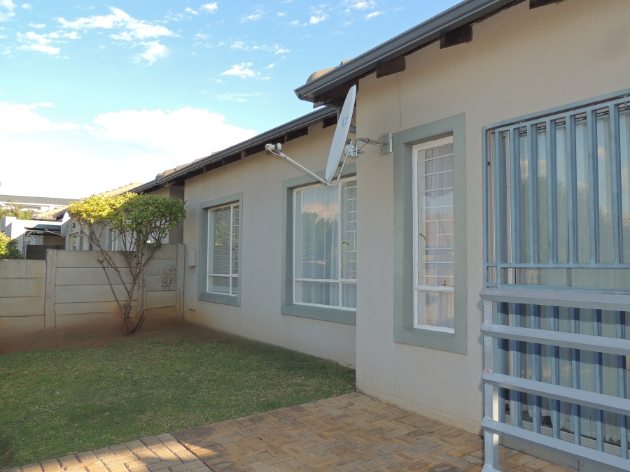 2 Bedroom Property for Sale in Amorosa Gauteng
