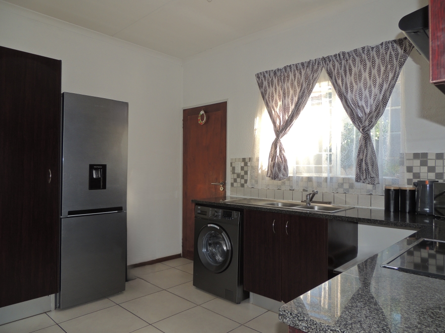 2 Bedroom Property for Sale in Amorosa Gauteng