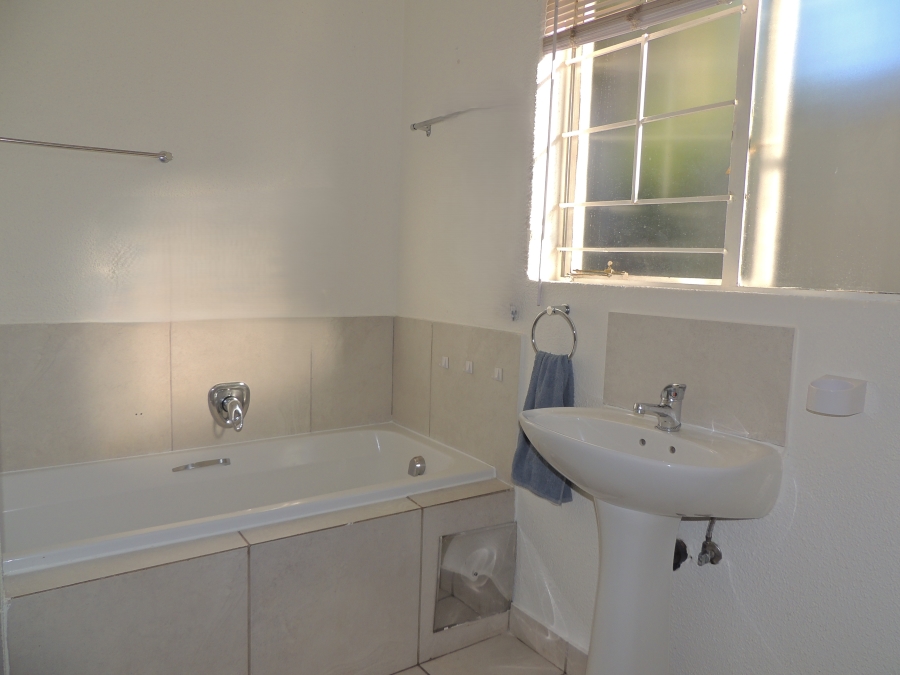 2 Bedroom Property for Sale in Amorosa Gauteng
