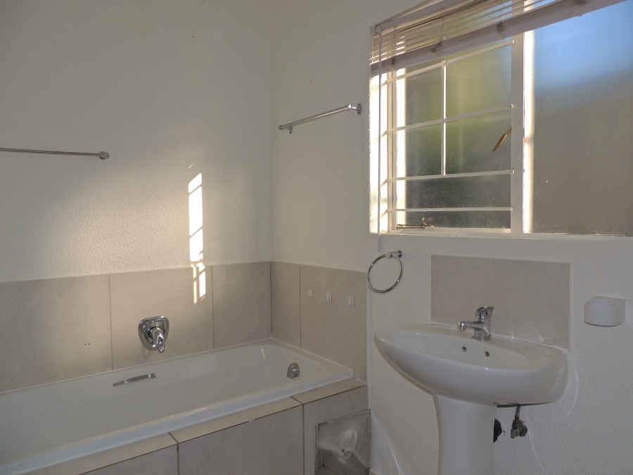 2 Bedroom Property for Sale in Amorosa Gauteng