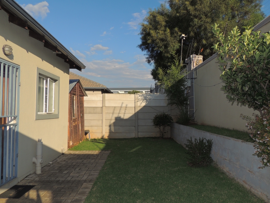 2 Bedroom Property for Sale in Amorosa Gauteng