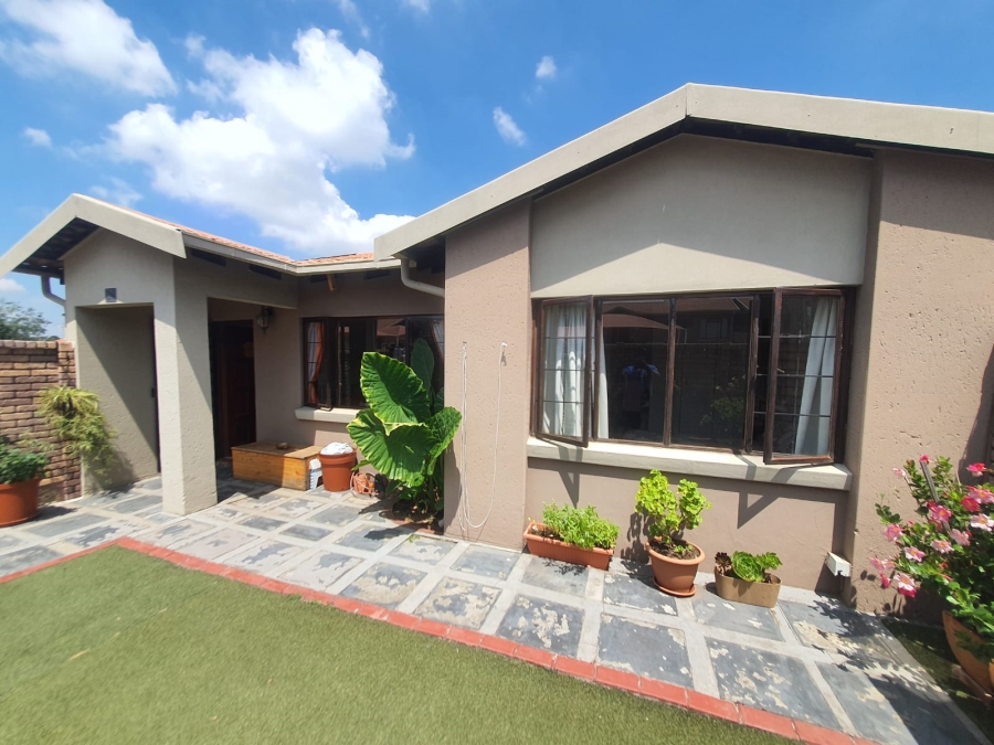 2 Bedroom Property for Sale in Meyersdal Gauteng