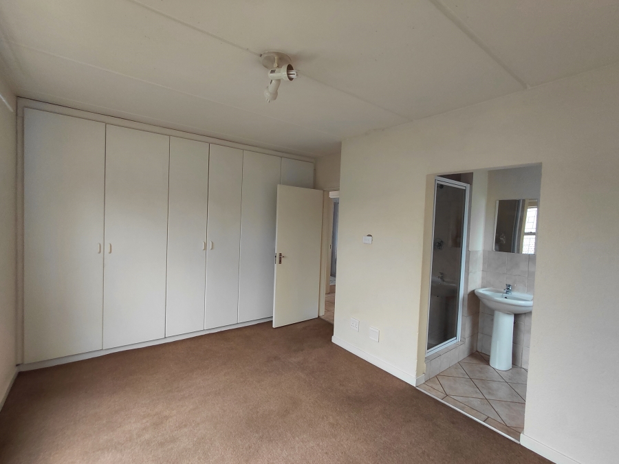 To Let 2 Bedroom Property for Rent in Fairland Gauteng