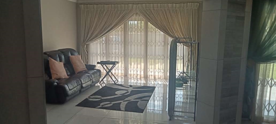 To Let 6 Bedroom Property for Rent in Riversdale Gauteng