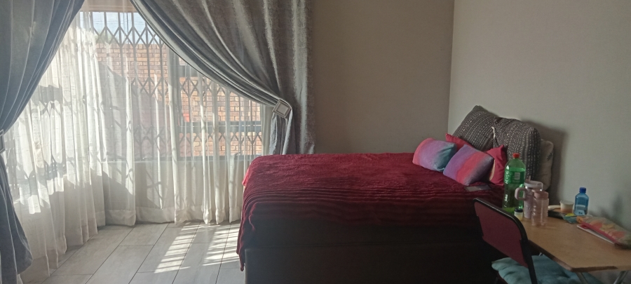 To Let 6 Bedroom Property for Rent in Riversdale Gauteng