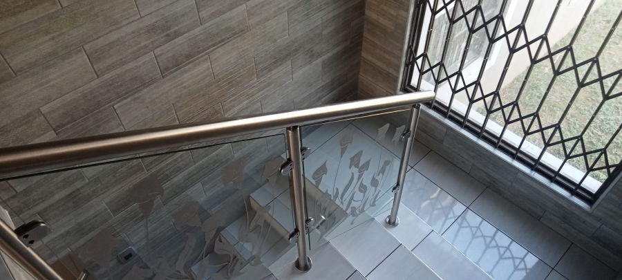 To Let 6 Bedroom Property for Rent in Riversdale Gauteng