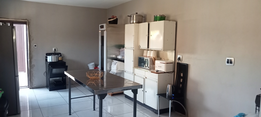 To Let 6 Bedroom Property for Rent in Riversdale Gauteng
