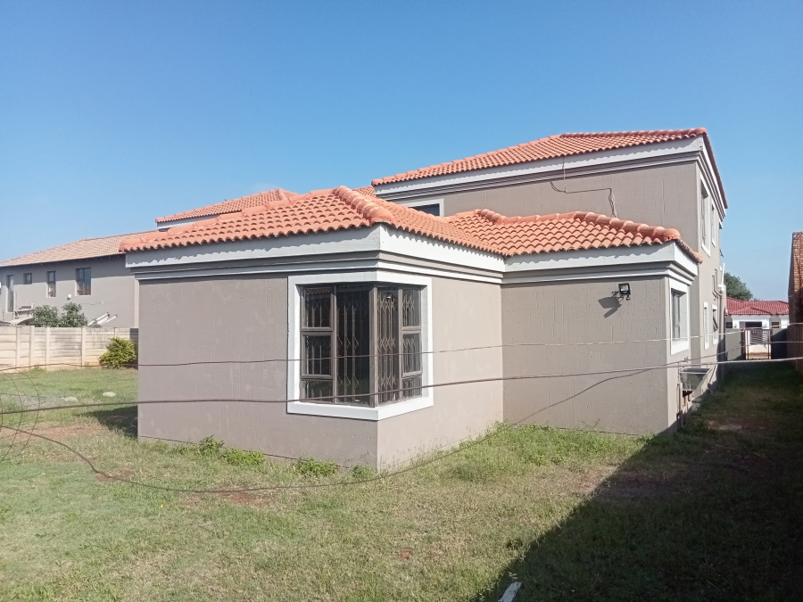 To Let 6 Bedroom Property for Rent in Riversdale Gauteng