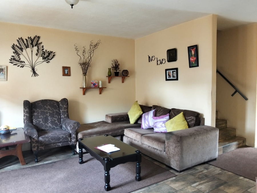 2 Bedroom Property for Sale in Birchleigh Gauteng