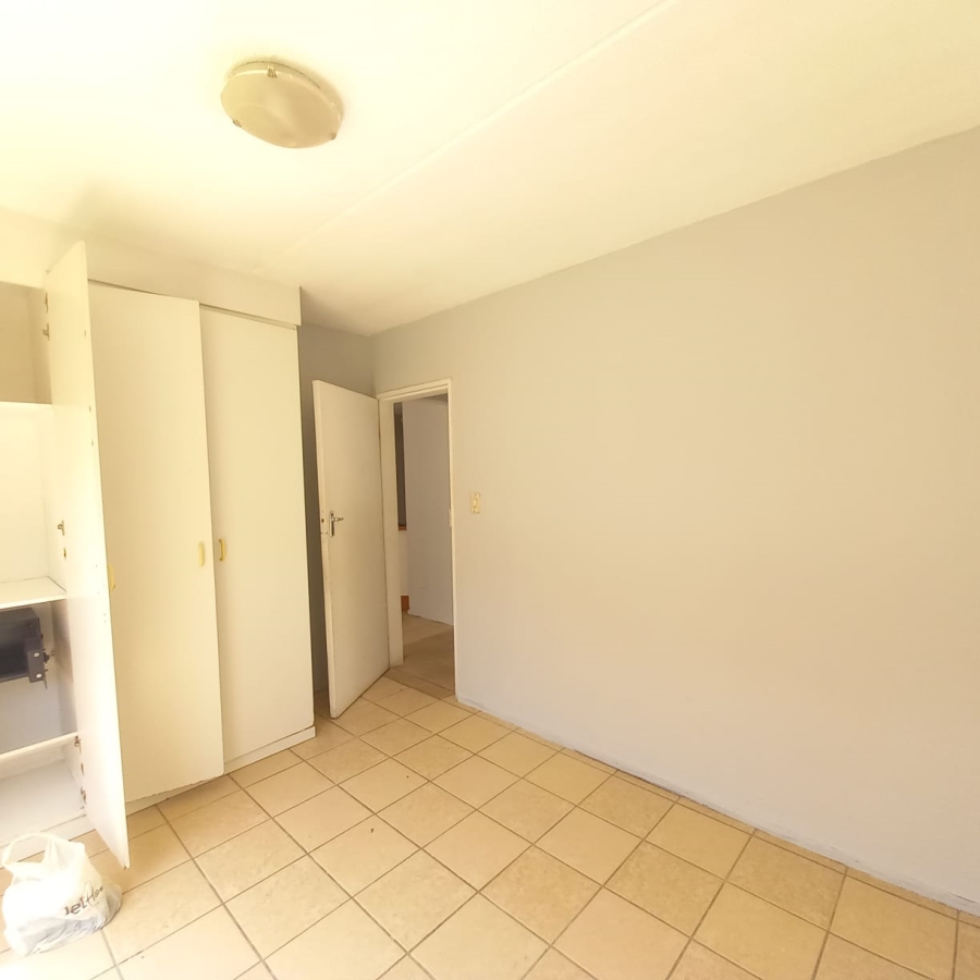 2 Bedroom Property for Sale in Lakefield Gauteng