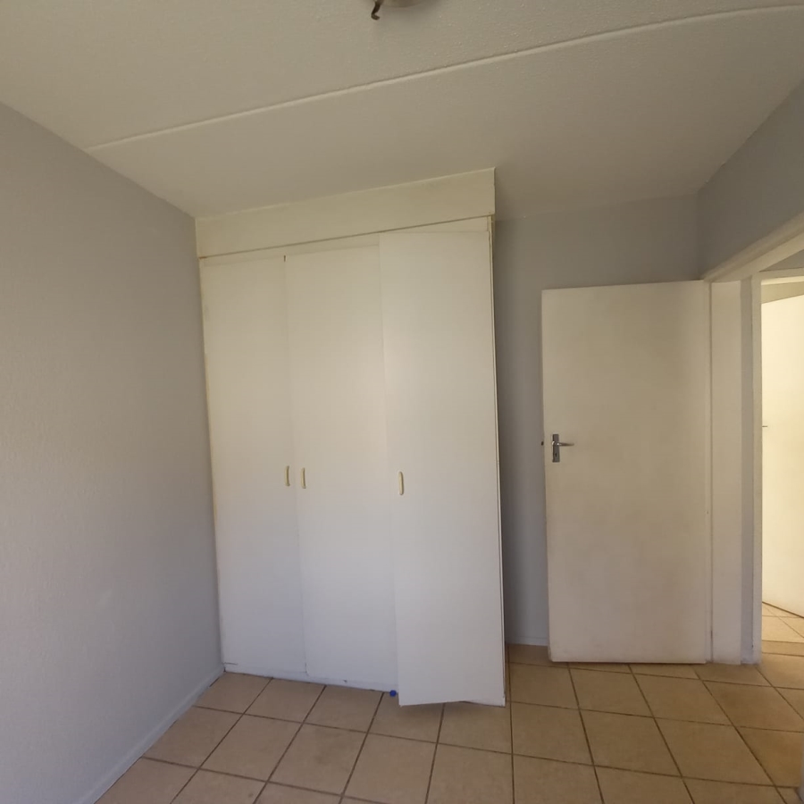 2 Bedroom Property for Sale in Lakefield Gauteng