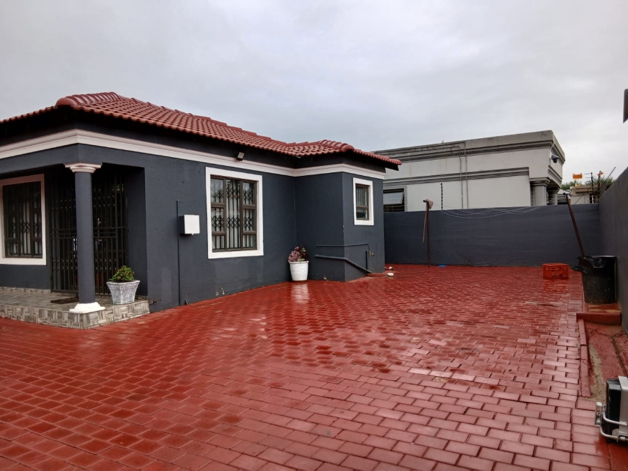 3 Bedroom Property for Sale in Dawn Park Gauteng