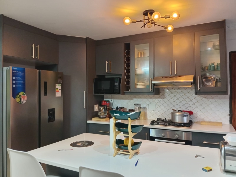 3 Bedroom Property for Sale in Dawn Park Gauteng