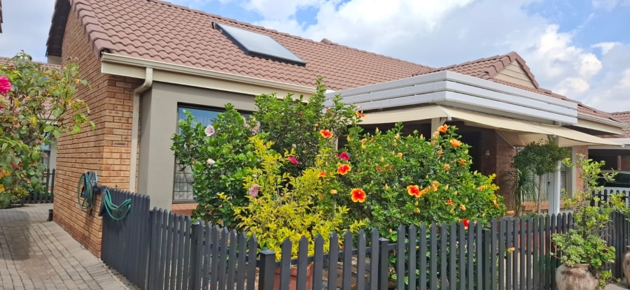 2 Bedroom Property for Sale in Brentwood Park AH Gauteng