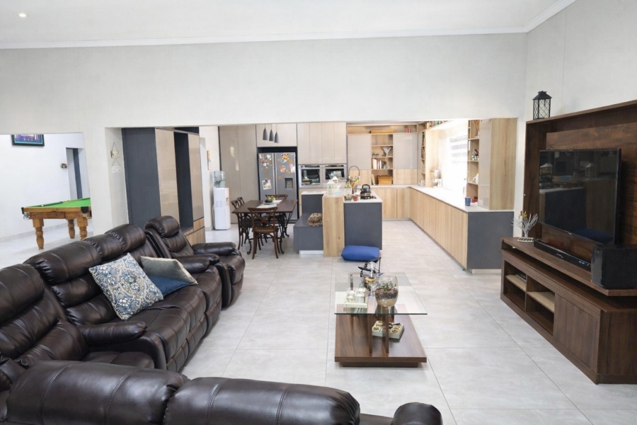 4 Bedroom Property for Sale in Westdene Gauteng