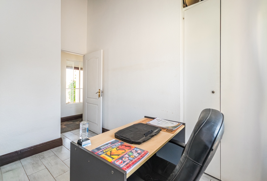 2 Bedroom Property for Sale in Lonehill Gauteng