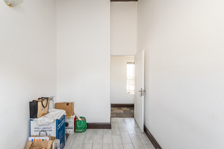 2 Bedroom Property for Sale in Lonehill Gauteng