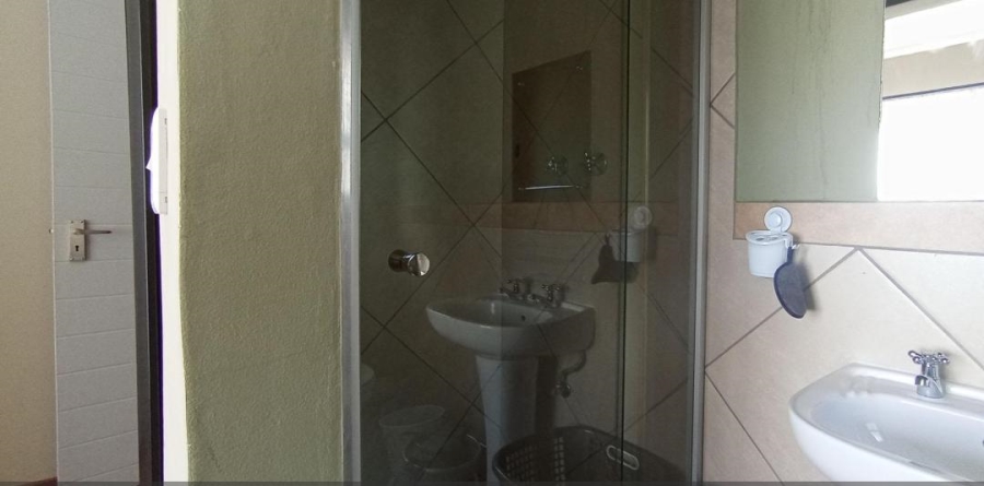 2 Bedroom Property for Sale in Glen Austin Gauteng