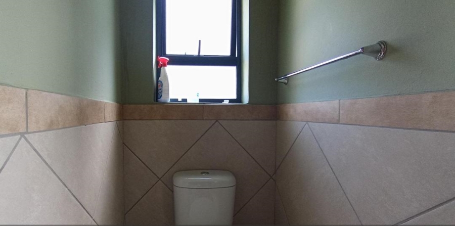 2 Bedroom Property for Sale in Glen Austin Gauteng