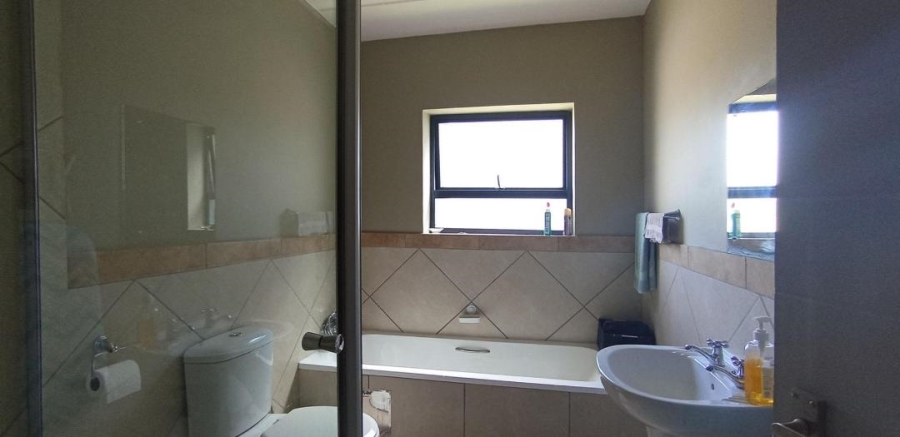 2 Bedroom Property for Sale in Glen Austin Gauteng