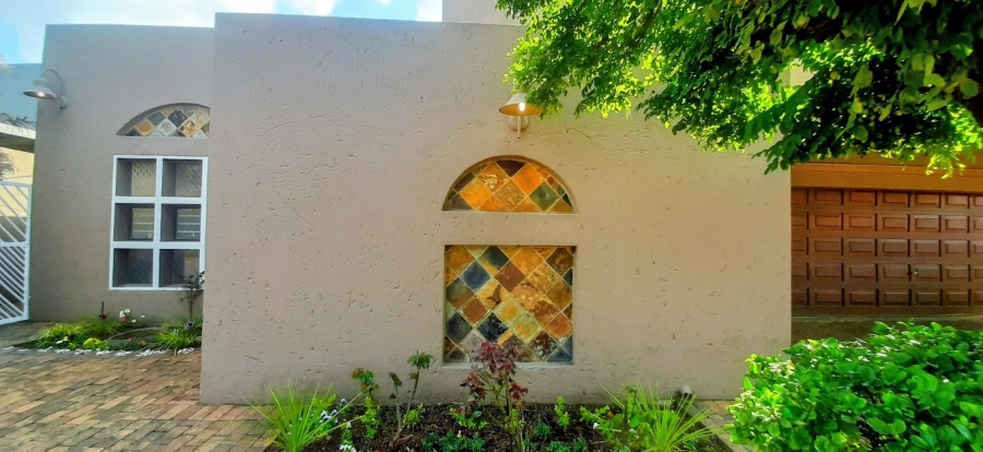 4 Bedroom Property for Sale in Glen Marais Gauteng