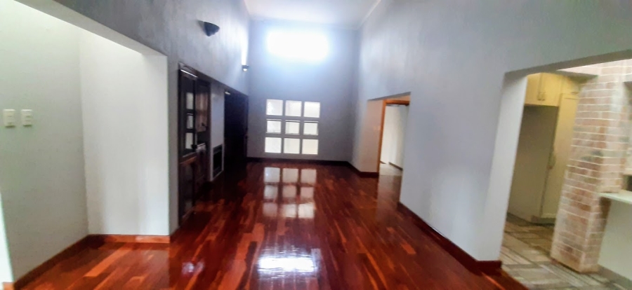 4 Bedroom Property for Sale in Glen Marais Gauteng