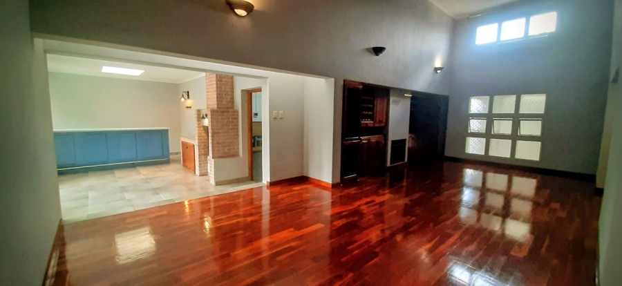 4 Bedroom Property for Sale in Glen Marais Gauteng