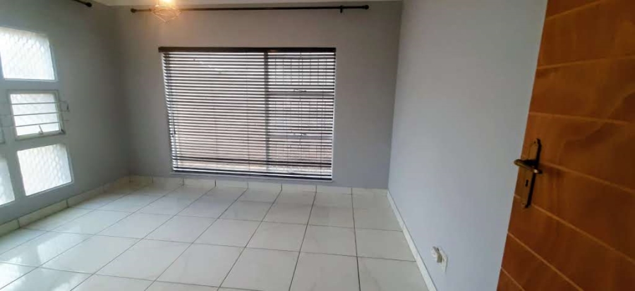 4 Bedroom Property for Sale in Glen Marais Gauteng