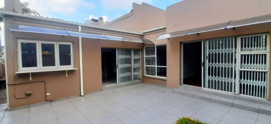 4 Bedroom Property for Sale in Glen Marais Gauteng