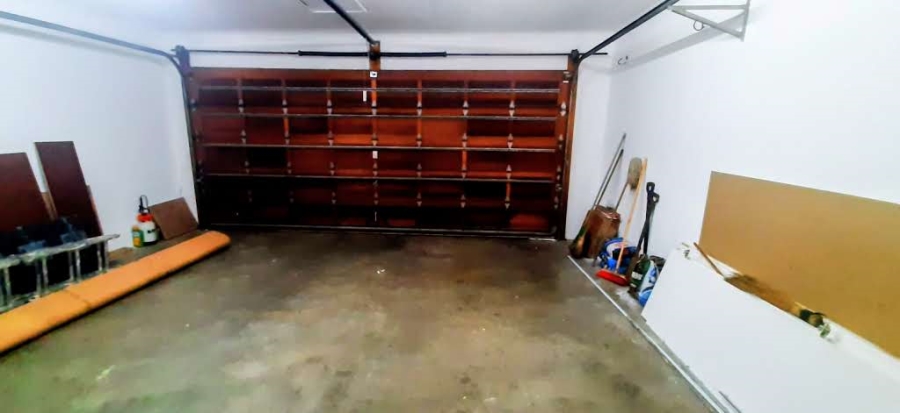 4 Bedroom Property for Sale in Glen Marais Gauteng