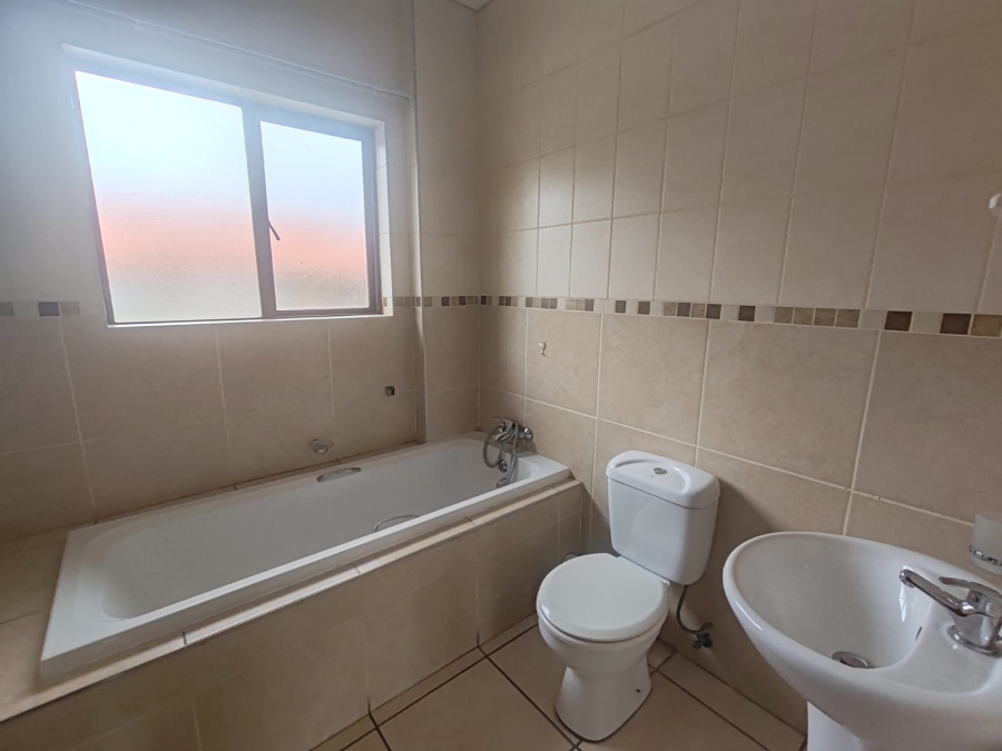 2 Bedroom Property for Sale in Kenleaf Gauteng