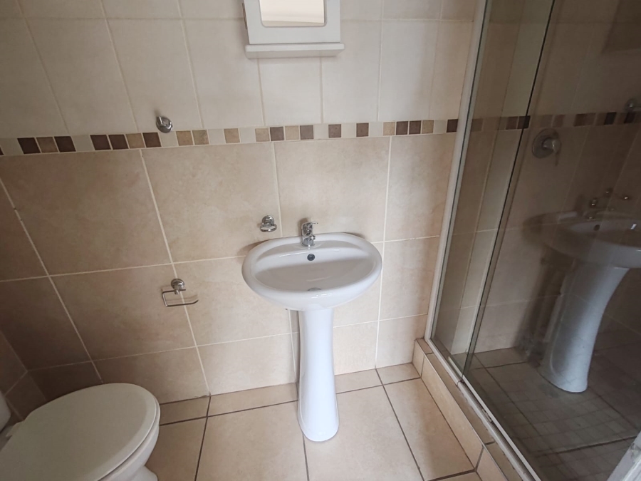 2 Bedroom Property for Sale in Kenleaf Gauteng
