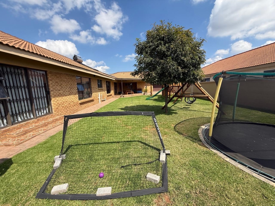 3 Bedroom Property for Sale in Vanderbijlpark SE 8 Gauteng