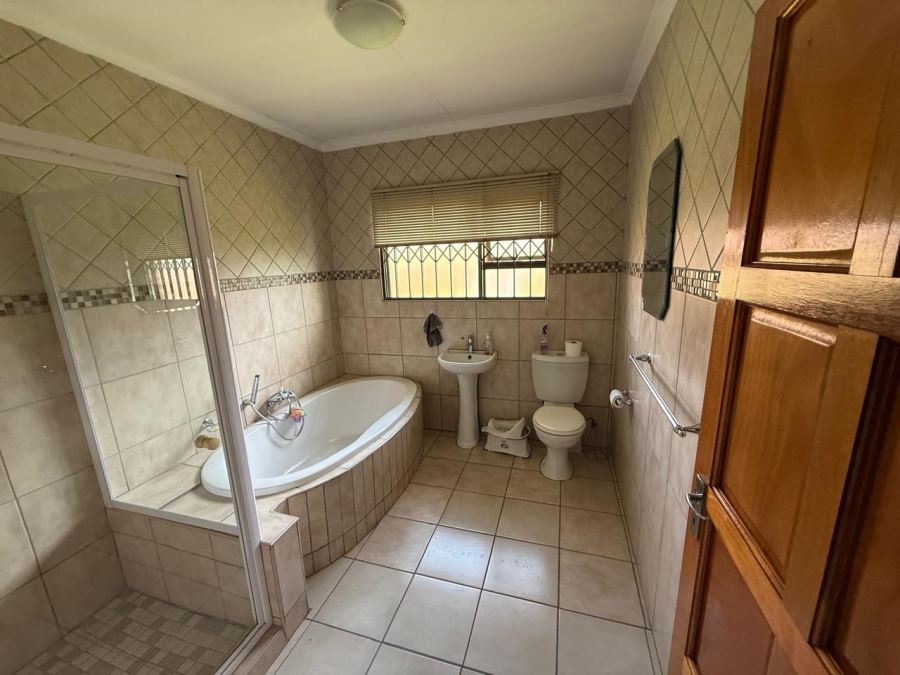 3 Bedroom Property for Sale in Vanderbijlpark SE 8 Gauteng
