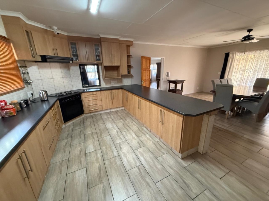 3 Bedroom Property for Sale in Vanderbijlpark SE 8 Gauteng
