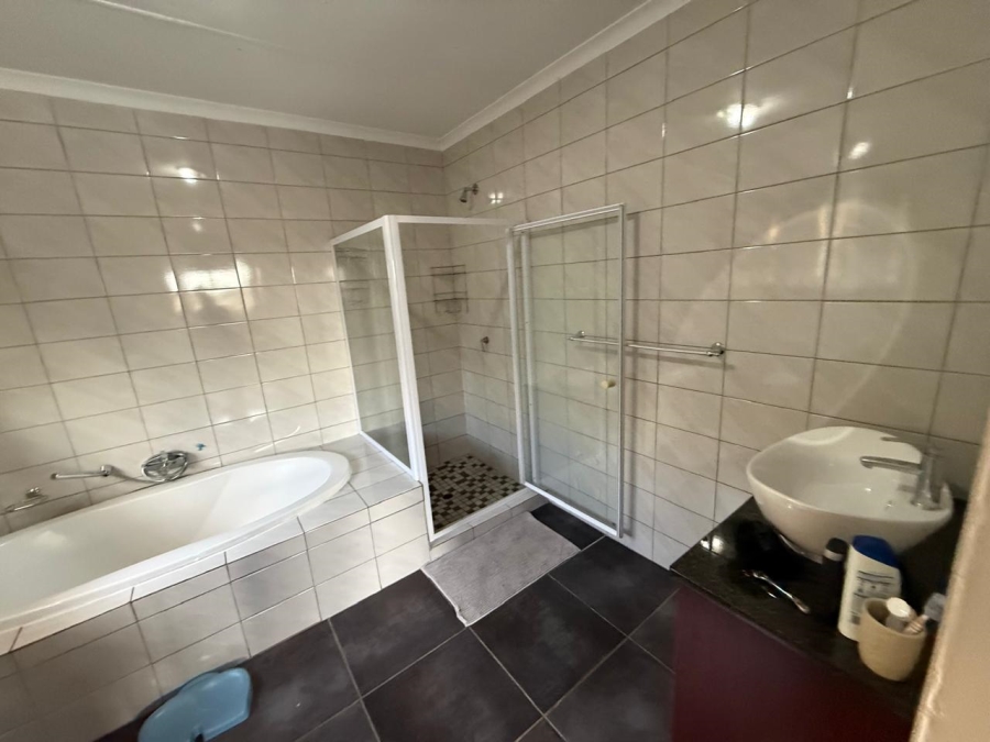 3 Bedroom Property for Sale in Vanderbijlpark SE 8 Gauteng