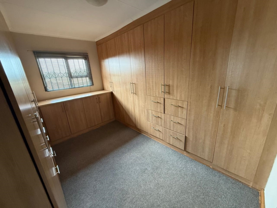 3 Bedroom Property for Sale in Vanderbijlpark SE 8 Gauteng