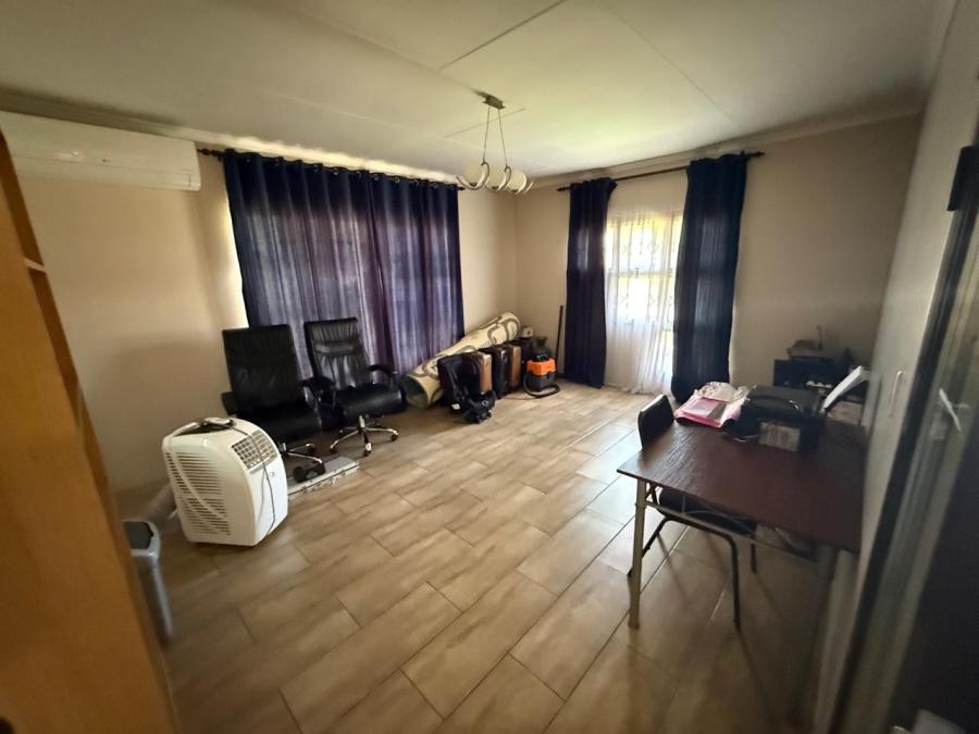 3 Bedroom Property for Sale in Vanderbijlpark SE 8 Gauteng